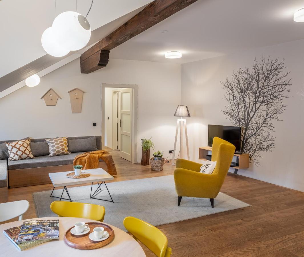 Apartament 4 Trees By Adrez Praga