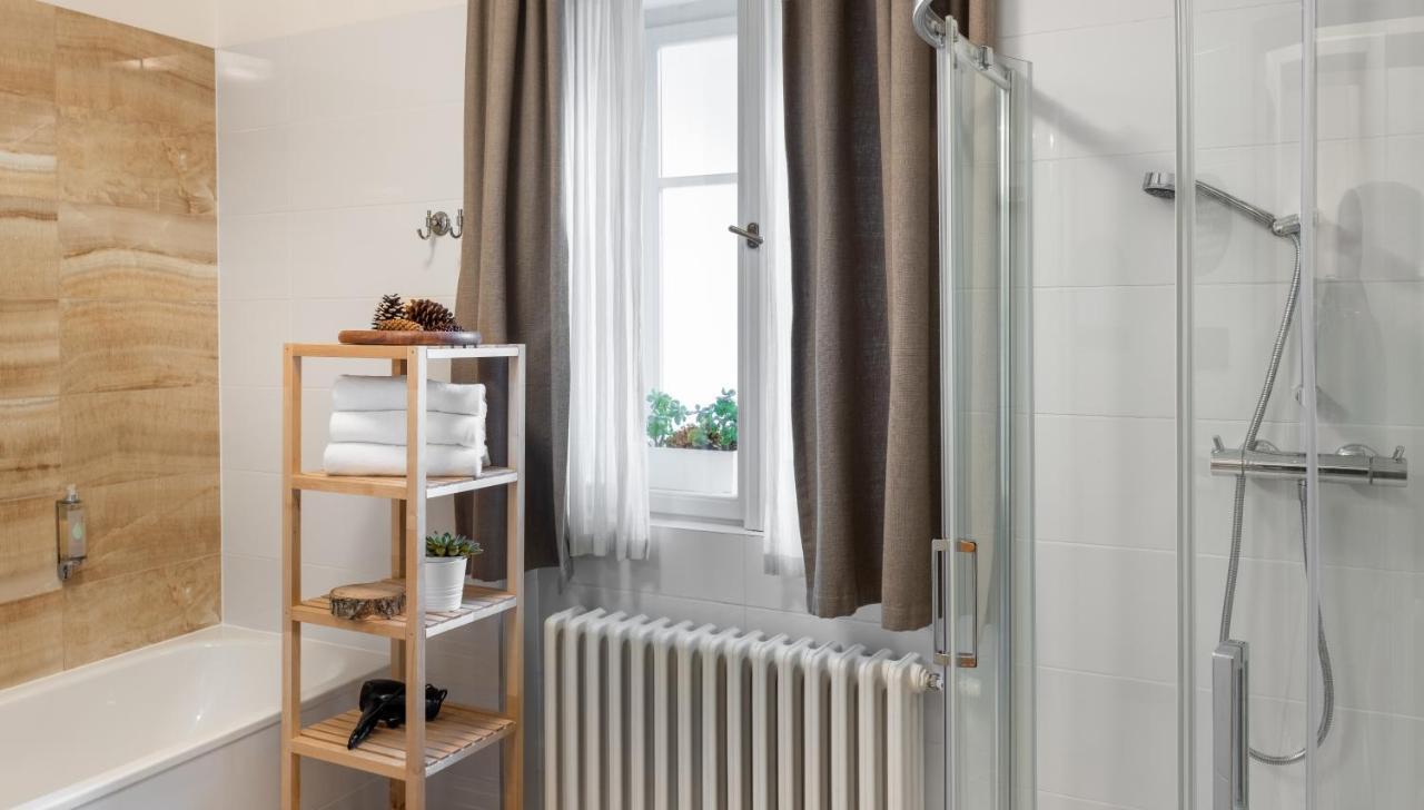 Apartament 4 Trees By Adrez Praga